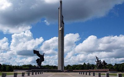 Мнение: план сноса Памятника Освободителям Риги – предкризисное явление