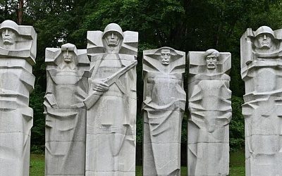 В Вильнюсе вандалы осквернили памятник советским воинам