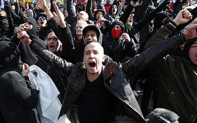 Ветеран спецслужб: наплыв мигрантов порождает усиление ультраправых экстремистов в Европе