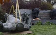 Президент Чехии раскритиковал снос памятника Коневу в Праге