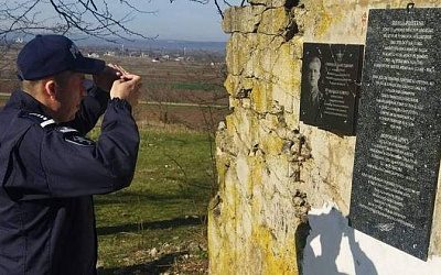 В Молдове вандалы осквернили памятник советским воинам