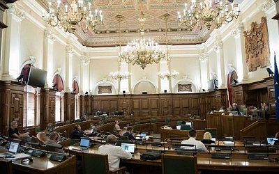 В Латвии ввели уголовную ответственность за покупку фальшивого сертификата о вакцинации