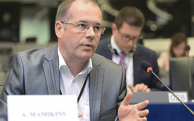 Друзья, любите искусство или сдохните! :)