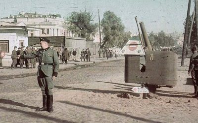 «Следили, чтоб никто не смел говорить по-русски»: в оккупированном немцами Киеве украинские националисты наводили свои порядки
