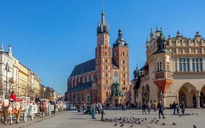 Поляки прогнали из центра Кракова «поющих гимны» украинцев