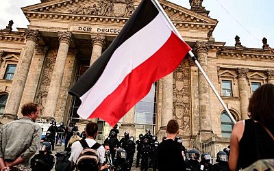 С флагом кайзеровской Германии на штурм Рейхстага: что это было?
