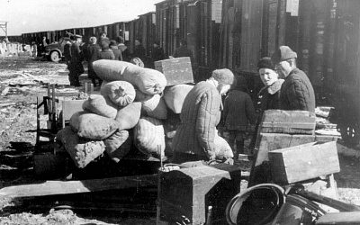 «Закройте окна и приготовьте топоры: как советские переселенцы в конце 1940-х ехали в Калининградскую область через территорию Литвы