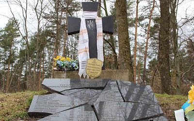 Украина ставит ультиматумы Польше: могила бандеровцам в обмен на эксгумацию жертв резни