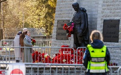 «Мы свернули куда-то не туда»: в Эстонии осудили ограничения на День Победы