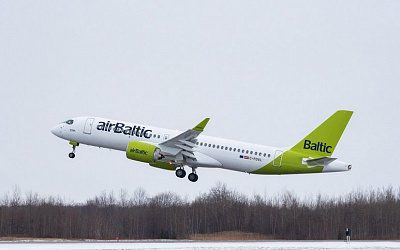 Латвийская airBaltic сократила 700 сотрудников из-за пандемии коронавируса