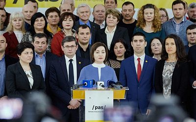 Власти Молдовы ведут «священных коров» демократии на убой