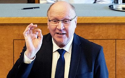 В парламенте Эстонии обвинили премьера в нарушении закона