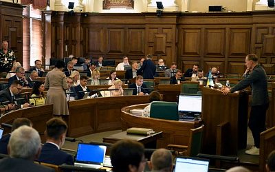 В Сейме Латвии раскритиковали навязывание украинского гимна детям