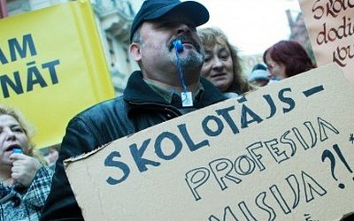«Бунт латвийских учителей»: деньги образования ушли на вооружение