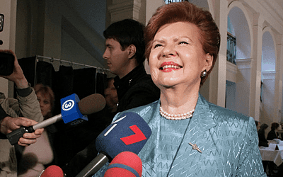 Экс-президент Латвии мстит за отобранную могилу 