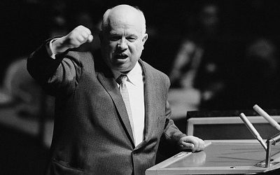 Хрущев не стучал ботинком по трибуне ООН. Эту историю придумали в The New York Times