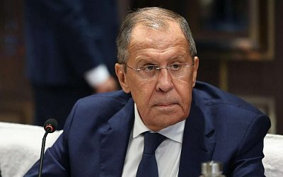 Лавров высмеял идею Макрона защитить Европу несколькими боеголовками