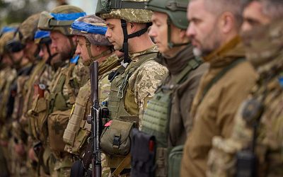 Всё на кон: Зеленский погонит на убой тысячи украинцев под очередную «знаменательную» дату