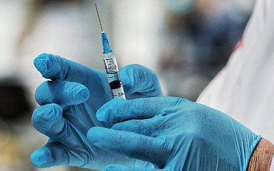 В Латвии зарегистрировали первую смерть после вакцинации от COVID-19