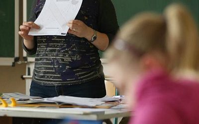 Опрос: в латвийских школах острая нехватка учителей-предметников