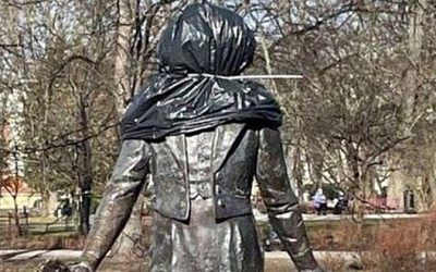 Посольство России в Латвии: «нацпатриоты» надругались над памятником Пушкину в Риге
