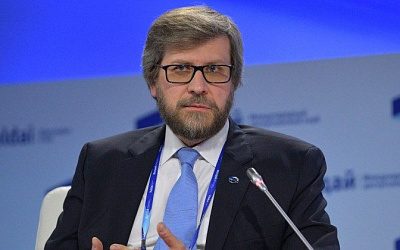 «Упрямый, как баран»: Федор Лукьянов сравнил Байдена и Трампа