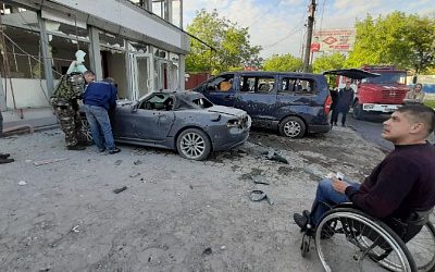 В результате обстрела ВСУ в Донецке ранены семь человек, один погиб (фото, видео)
