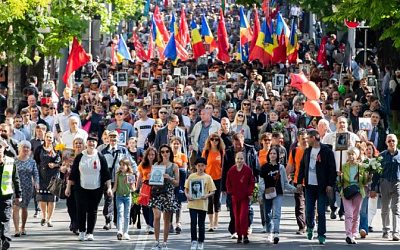 Жители Молдовы вышли на марш против закона о переименовании Дня Победы