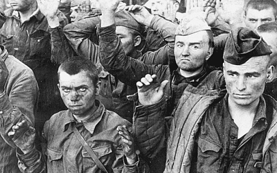 Непокоренные: последний бой советских военнопленных у входа в газовую камеру Освенцима