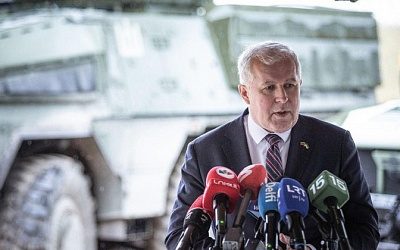 «Я получил неожиданное предложение»: глава МО Литвы признался, почему подал в отставку