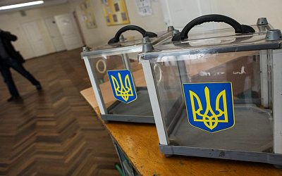 Украинский социолог: штаб Порошенко работает с фанатизмом, итог первого тура непредсказуем