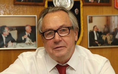 Подберезкин: Порошенко взял на себя обязательство ежедневно клясться в русофобии