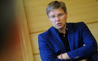 Ушаков проголосовал против обучения на русском в школах Латвии детей с особенностями развития