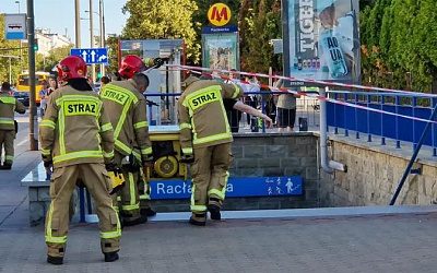 Пожар на станции варшавского метро вызвал транспортный коллапс