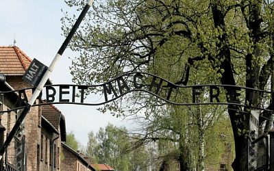 Варшава пригласит Путина на юбилей в честь освобождения Освенцима