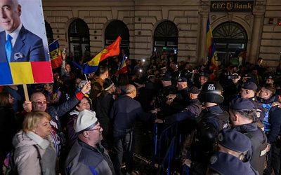 В Румынии прошли протесты из-за недопуска Джорджеску к выборам, есть пострадавшие