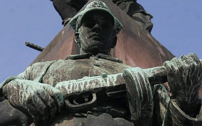 Призраки истории и декоммунизация по-польски