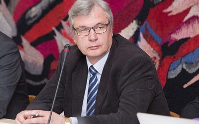 Глава Минобрнауки Латвии Шадурскис займет место Пабрикса в Европарламенте
