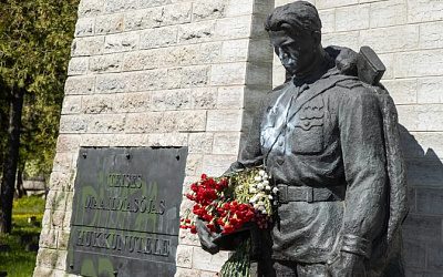 Эстонская полиция задержала вандалов, осквернивших «Бронзового солдата» 