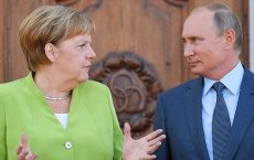 Путин и Меркель обсудили возможные перспективы совместного производства вакцин