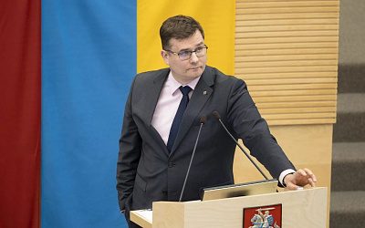 Литовский политик назвал «пятой колонной» противников украинского флага в Сейме