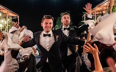 В Латвии собрали уже более 10 тыс. подписей за легализацию однополых браков