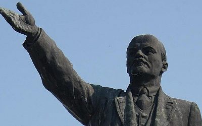 На Украине во время эпидемии коронавируса восстановили памятник Ленину