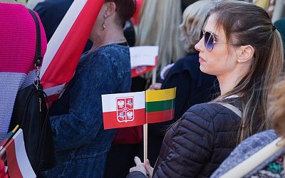 Говорят на языке раннего Гитлера: Польшу возмутила травля поляков Литвы