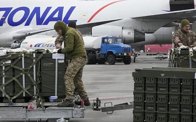 В Польше усиливают охрану аэропорта, откуда ведутся поставки оружия на Украину