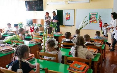 Дефицит учителей поставил под угрозу переход обучения на госязык в школах Латвии