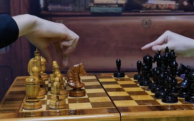 Украинцам рекомендовали воздержаться от рукопожатий с шахматистами из России и Беларуси