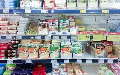 Дешевле воды: прибалтийская молочная отрасль оказалась на грани гибели