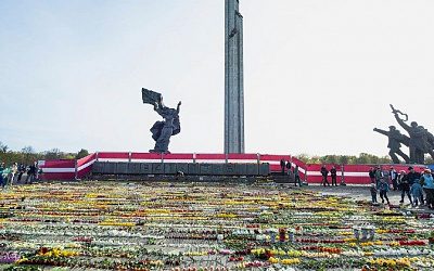 Рижская дума поддержала снос Памятника Освободителям Риги