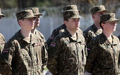 Латвия увеличила численность армии раньше запланированного срока